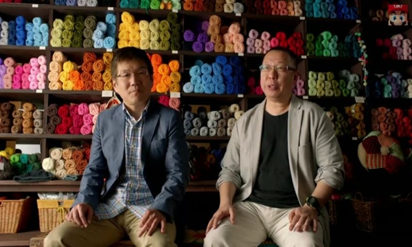 Los desarrolladores.